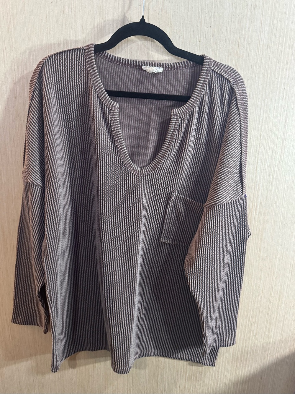 Women’s BiBi Brown V-Neck Relaxed Ribbed Sweater Size Large